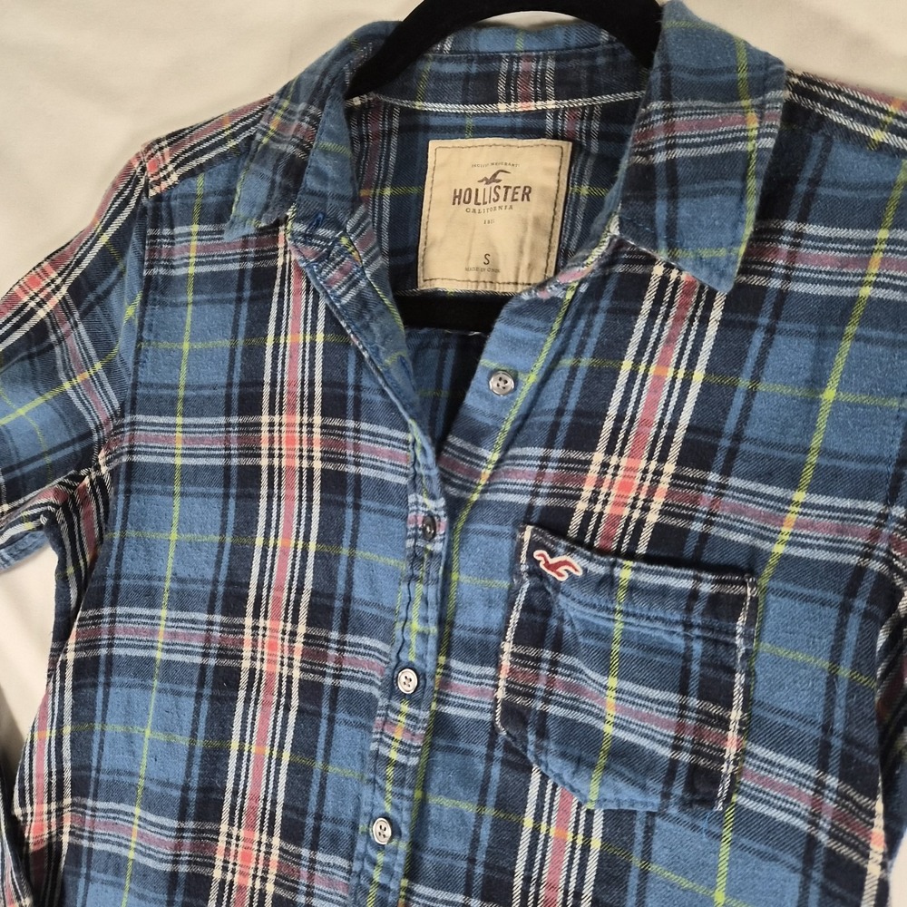 2000s Y2k Hollister Women's Small Blue Plaid Flannel Shirt Button Up Long Sleeve